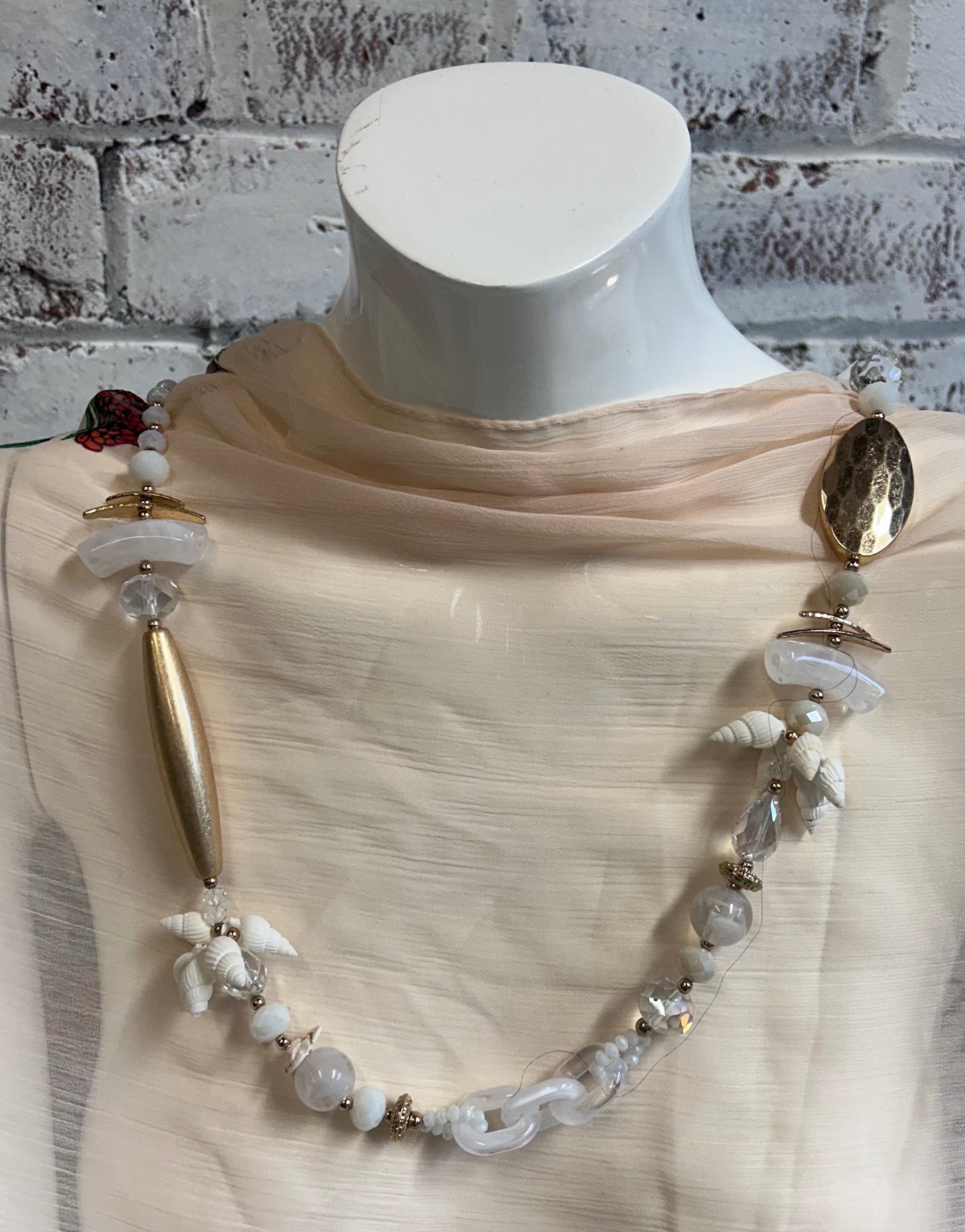 Shell detail Necklace